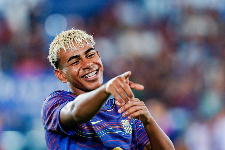 温馨！安东尼晒与孩子共度圣诞照片：圣诞快乐（暖心！安东尼晒与子女同庆圣诞合影，送上节日祝福）