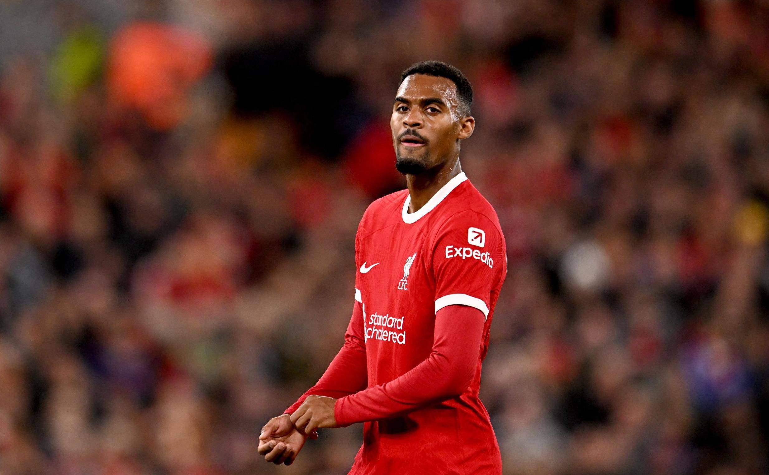 澳超半场：塔普破僵，图雷扳平，中央海岸水手1-1悉尼FC