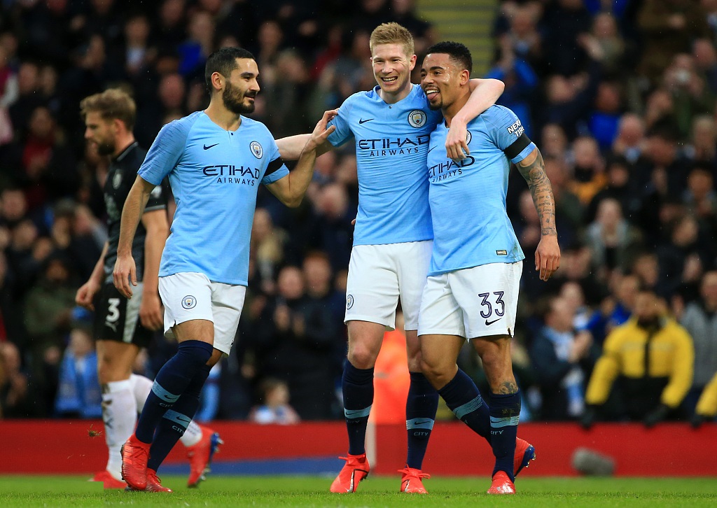 U21女排世锦赛：中国女排强势晋级，与美国队的巅峰对决锁定小组第一