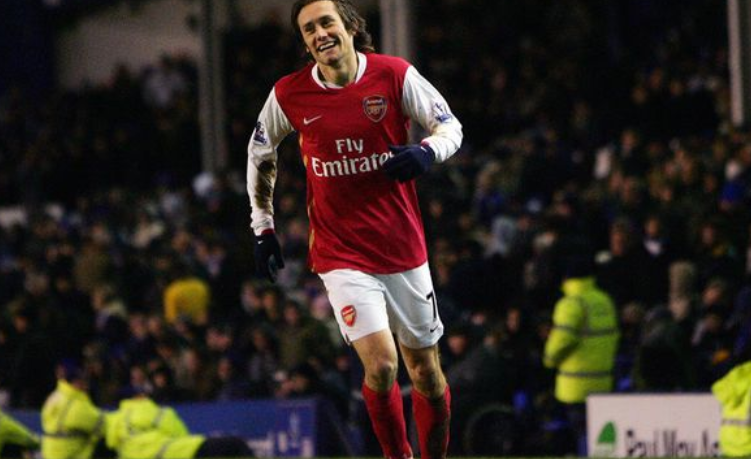 欧冠战报：库杜斯、西蒙斯点射，热刺3-0布拉格斯拉维亚（欧冠快讯：库杜斯、西蒙斯点球破门，热刺3-0完胜布拉格斯拉维亚）