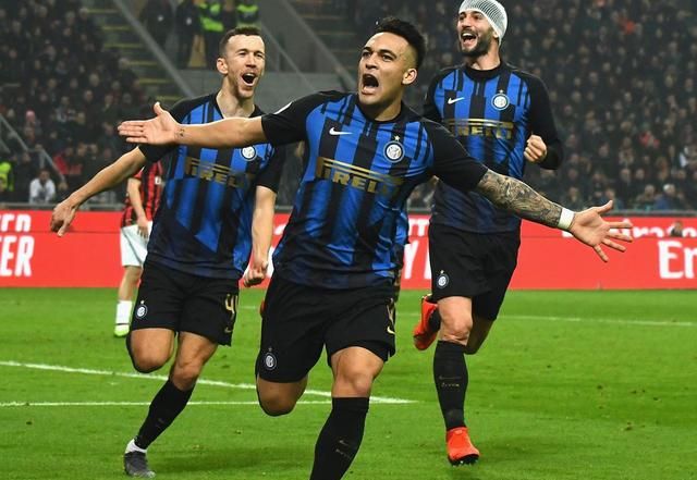 稳定表现！米切尔17中9轰28分8助攻（发挥稳健！米切尔17投9中砍下28分8助攻）