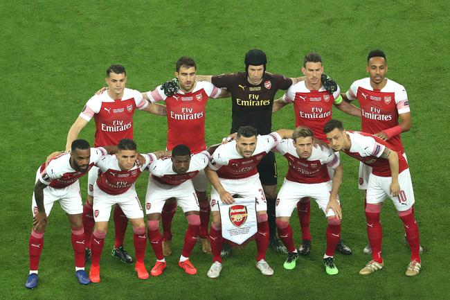 带队6战4胜重回积分榜榜首，穆斯卡特当选中超9／10月最佳教练（穆斯卡特率队6战4胜再登榜首，荣膺中超9／10月最佳教练）