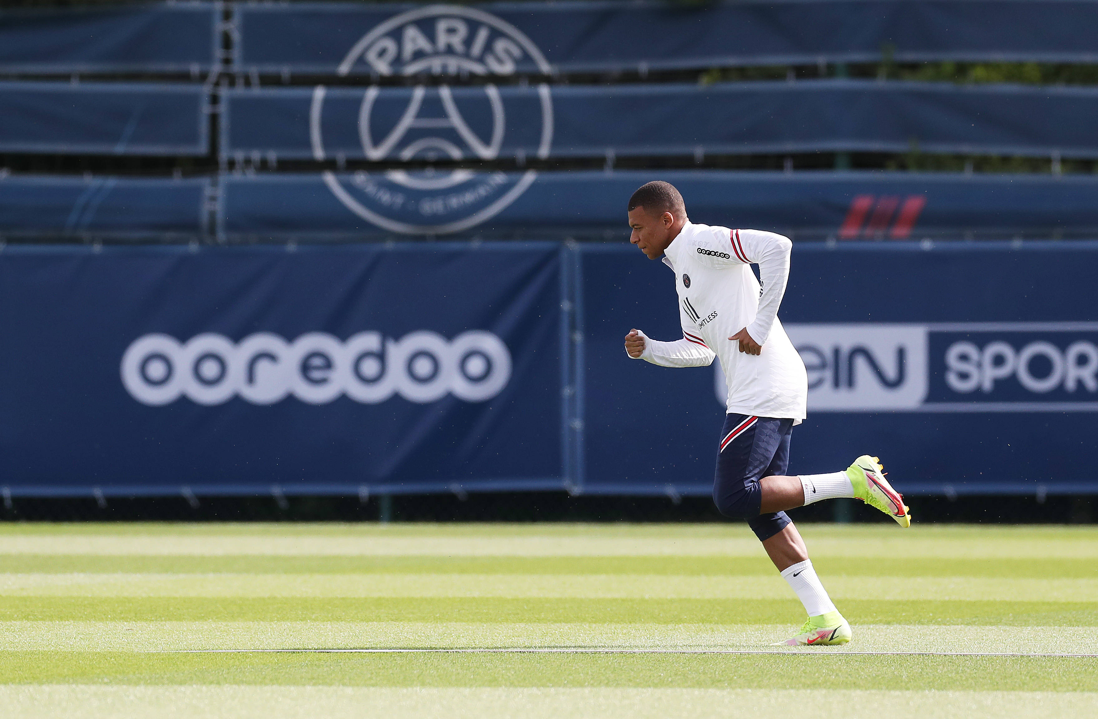 海盗队球星因AFCON缺阵而感到不安，导致他错过了巴法纳的比赛（非洲杯缺阵引发不安，海盗队球星无缘巴法纳比赛）