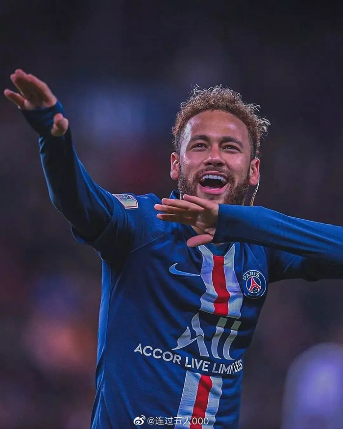 雄鹿官方：AJ·格林左肩挫伤，本场对阵76人不会回归（雄鹿官宣：AJ·格林左肩挫伤，今日战76人缺席剩余比赛）