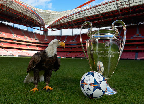 巴萨旧将：弗里克的球队非常依赖反击，他不重视中场的控制（巴萨前球员：弗里克执教球队过度倚重反击，中场掌控被忽视）