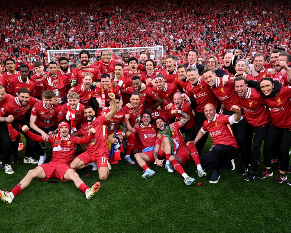 6枚金牌告急！王励勤走险棋，48岁新帅真能顶住吗？（六金岌岌可危！王励勤出险招，48岁新帅能扛住吗？）