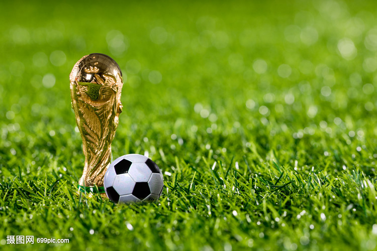 世界杯预热海报里没有C罗遭质疑，FIFA删除原海报改“怀旧”（C罗缺席世界杯预热海报引质疑，FIFA删原海报改发“怀旧版”）