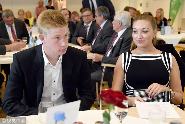 意天空：劳塔罗已回国米参加合练，预计和图拉姆首发出战德比