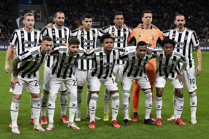 曼联高层对阿莫林分歧曝光，两人力挺两人质疑！12月战绩或定未来