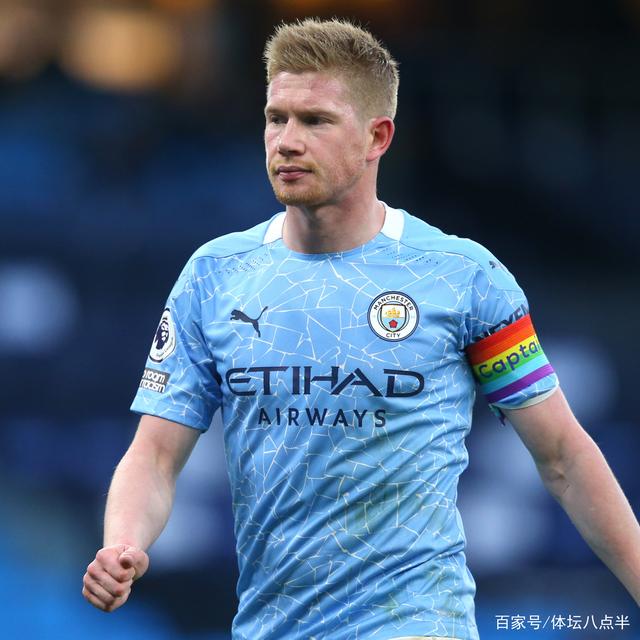 萨利巴：海因策帮了我们很多，他与我们的交流非常多（萨利巴：海因策对我们帮助很大，与我们沟通交流非常频繁）